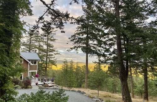 Deer Harbor Apartment | Experience Madrona Suite: Oceanfront Retreat on Orcas Island