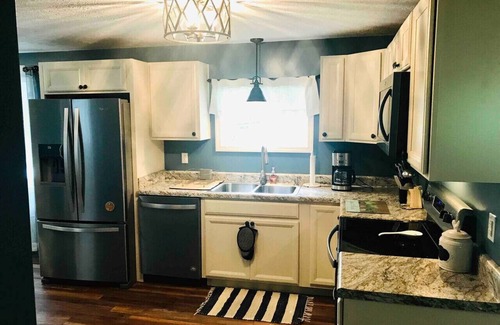 Mill Run House | Ohiopyle Oasis: Hot Tub, Fire-Pit & 10/10 Guest Rating