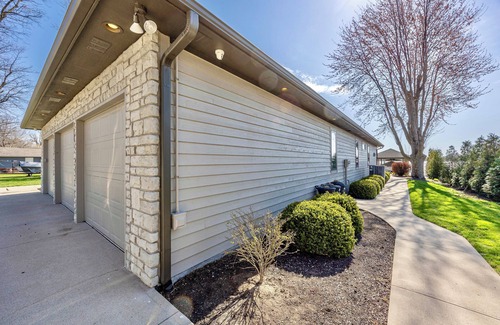 Russells Point House | Executive Home with Lake View, Spa & Hot Tub - Book Now!