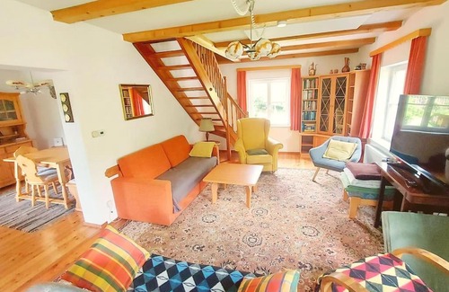 Gmuend in Kaernten House | Discover Fallerhaus: Family-Friendly Retreat with Top Ratings