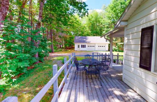 Readfield House | Experience Falling Pines: Pet-Friendly with Ocean Views