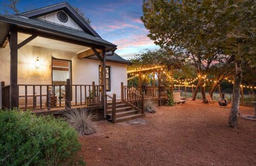 Fredericksburg House | Secluded Falling Star with Private Hot Tub Retreat