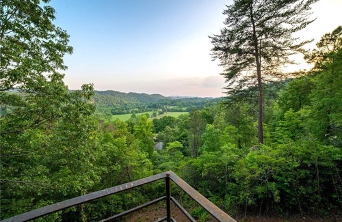 Marble Cabin | Experience Upscale Mountain Living at Falling Waters Hotel