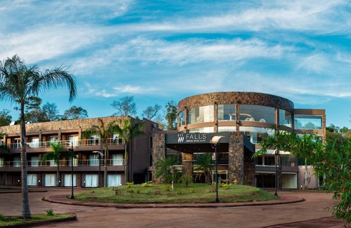 Puerto Iguazu Hotel | Indulgent Falls Iguazú Hotel & Spa with Oceanfront Bliss