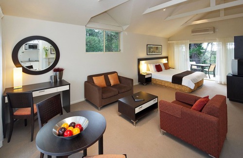 Wentworth Falls Apartment | Discover Falls Mountain Retreat: Family-Friendly Getaway