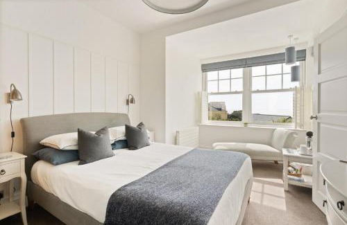 Maenporth House | Experience Falmouth Bay: 4-Star Oceanfront Retreat