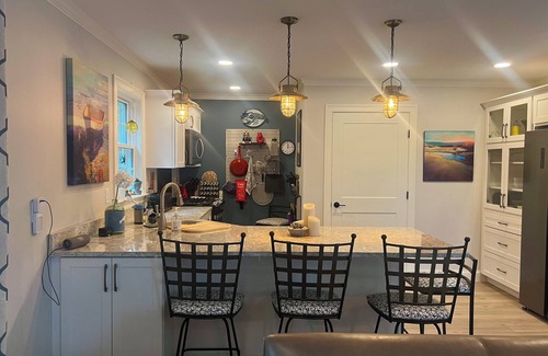 Falmouth Foreside Apartment | Falmouth Foreside, Maine-Walk to ocean beach, market and restaurant.