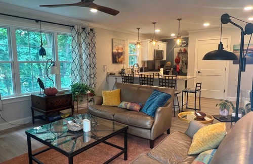 Falmouth Foreside Apartment | Falmouth Foreside, Maine-Walk to ocean beach, market and restaurant.