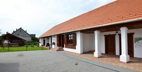 Tiszaszolos House | Enjoy Tisza-tó at Falusi Patika - Pet-Friendly Retreat