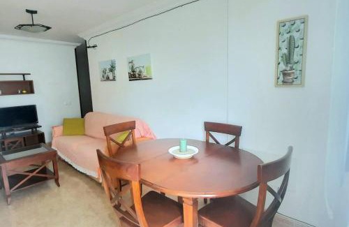 Caleta de Famara Apartment | Famara Surf: Fast WiFi & Family-Friendly Near the Beach