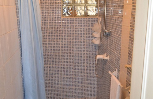 Saint-Barthelemy-dAgenais Other | Family-Friendly Private Getaway Near the Dordogne - 9/10 Rated