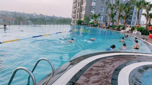 Van Giang Apartment | Eco-Friendly Family Retreat at Fami Homestay Ecopark