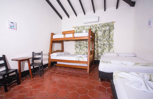 San Jeronimo Hotel | Family-Friendly Retreat at Familiar Camarote Hotel