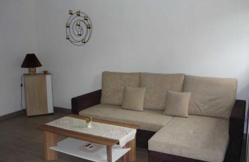 Silberstedt House | Cozy Peter Horn: Family-Friendly Retreat with Hot Tub