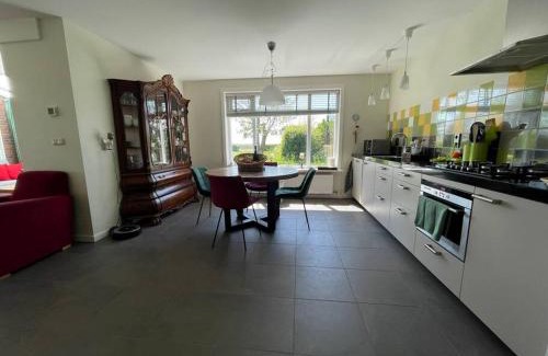 De Cocksdorp Villa | Family Retreat at Familiehuis Dacha: Pet and Child Friendly
