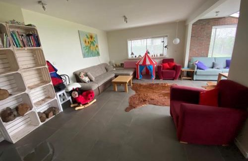 De Cocksdorp Villa | Family Retreat at Familiehuis Dacha: Pet and Child Friendly