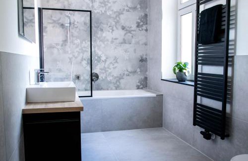Dresden Apartment | Family-Friendly Retreat in Dresden-Striesen - Rated 9.3/10