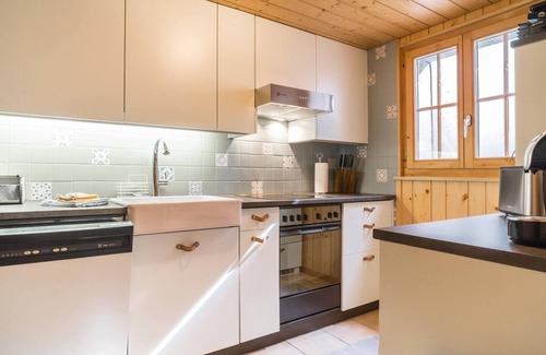 Axalp House | Family-Friendly Retreat: Modern & Cozy Getaway Awaits