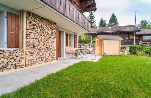 Axalp House | Family-Friendly Retreat: Modern & Cozy Getaway Awaits
