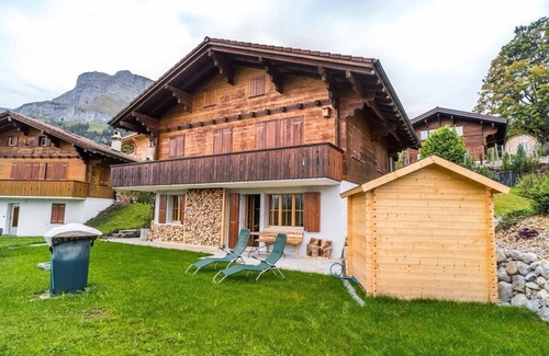 Axalp House | Family-Friendly Retreat: Modern & Cozy Getaway Awaits