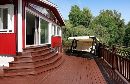Fengersfors Villa | Family-Friendly Sweden House with Oceanfront Hot Tub