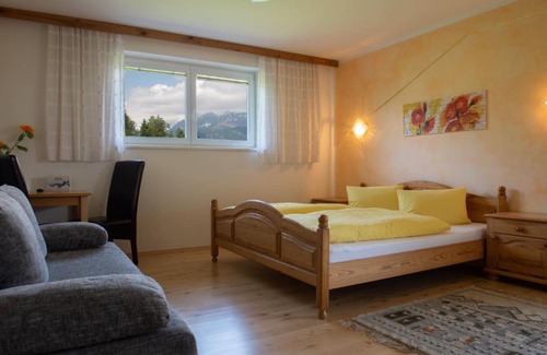 Seeboden Bed & Breakfast | Family-Friendly Stay at Familiengasthof St. Wolfgang