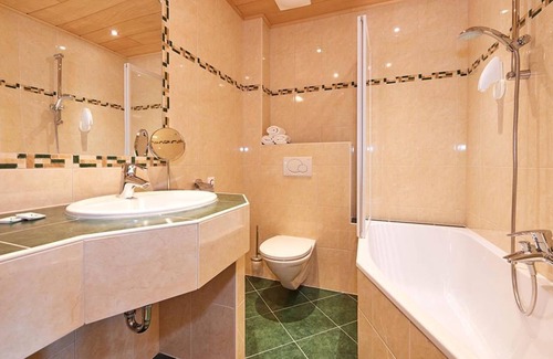 Ramsau am Dachstein House | Family Studio with Pool and Spa at Hotel Jagdhof
