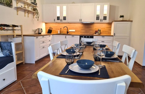 Gartenstadt-Stadtweide Apartment | Family Haven with Spa and Hot Tub in Rostock