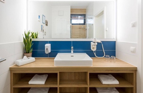 Rust Bed & Breakfast | Family Rooms with Pool & Ocean View at Hotel am See Rust
