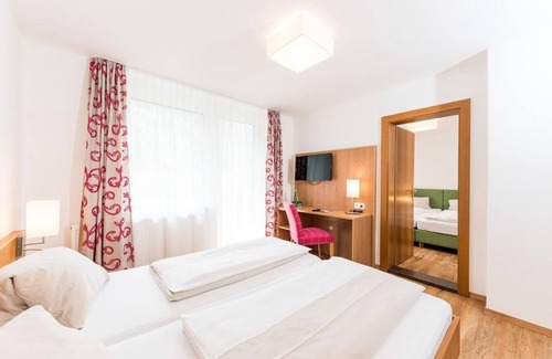 Doebriach House | Family Suites at Hotel zur Post with Breakfast & Spa Access