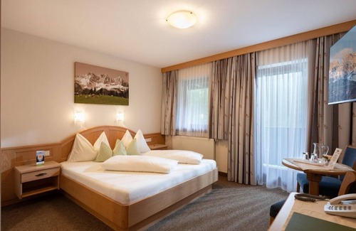 Soell House | Family Rooms with Shower - Gasthof Oberstegen Awaits