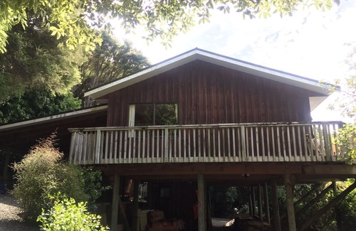 Saint Omer House | Family and Pet-Friendly Retreat at Broadford, Tara Bay