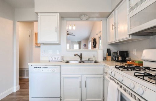 Cherry Creek House | Ideal Retreat for Families and Couples with Spa Amenities