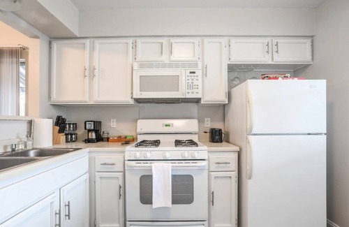 Cherry Creek House | Ideal Retreat for Families and Couples with Spa Amenities