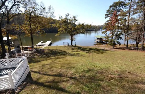Cook Springs House | Family-Friendly Getaway at Logan Martin Memory Maker