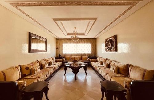 Quartier Mozart Apartment | Elegant Appart "Haut Standing Marocain" in City Center