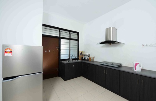 Kuah Apartment | Family-Friendly 3 Bedroom Suite with Pool in Langkawi