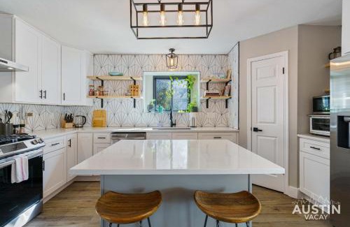 Windy Terrace House | Family 3BR 2BA Home Near Charming Main Street w Cowboy Pool by Austin Vacay