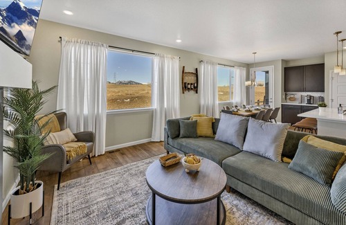Dupont House | Top-Rated Mtn View Oasis: 5bd with Game Room & Kitchen