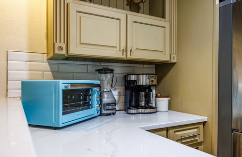 Fort Walton Beach House | Pet-Friendly Retreat with Fire Pit, Steps to the Beach