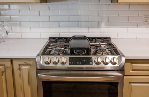 Fort Walton Beach House | Pet-Friendly Retreat with Fire Pit, Steps to the Beach