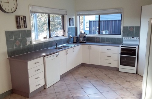 Lake Tabourie House | Pet-Friendly Beach Getaway at Lake Tabourie - 10/10 Rated