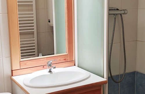 Prapoutel Apartment | Family apartment near slopes and ski school