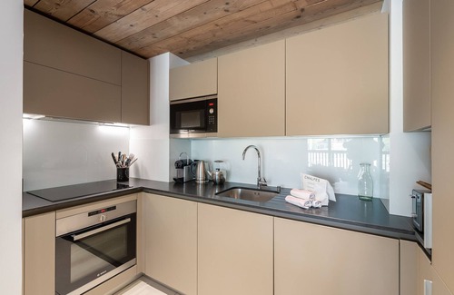 Meribel Centre Apartment | Comfortable Apartment Méribel for 6 with Spa & Kitchen