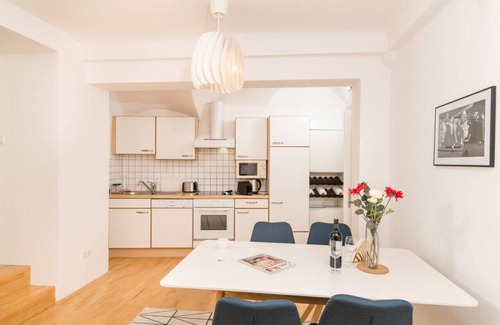 Graz City Centre Apartment | Family-Friendly Stay at Zum Grazer Uhrturm in Graz