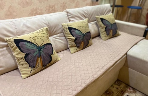 Sukhinovka Apartment | Family Apartment: Ocean View with Hot Tub & Breakfast