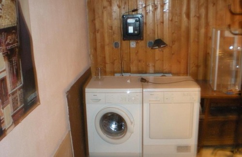 Birgitz Apartment | Family-Appartements: Pet-Friendly Retreat with Kitchen Access