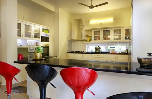 Kuzhuppilly House | Ideal Family Beach Home in Tranquil Seaside Village