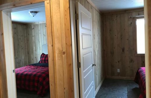Island Park Ski Chalet | Ideal Family Cabin Unit 8 with Inviting Hot Tub Amenities
