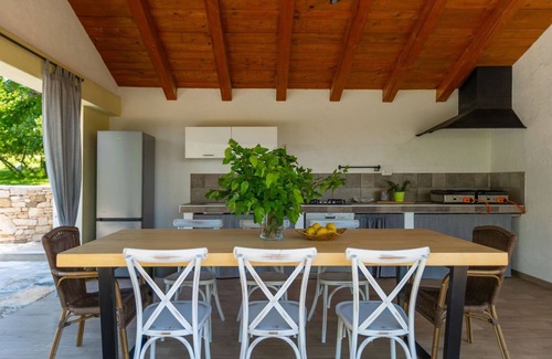 Makovci Villa | Family-Friendly Casa Ida with Pool in Grožnjan